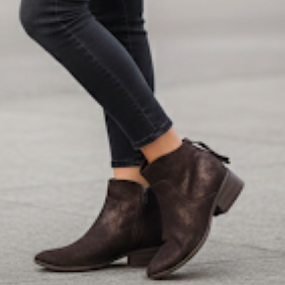 Lucky Brand Lahela Bracken Distressed Leather Boot SIZE 6